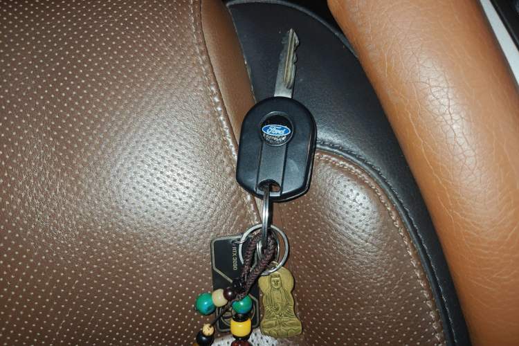 Used Ford Explorer 2013 3.5L Deluxe Model Vehicle Key