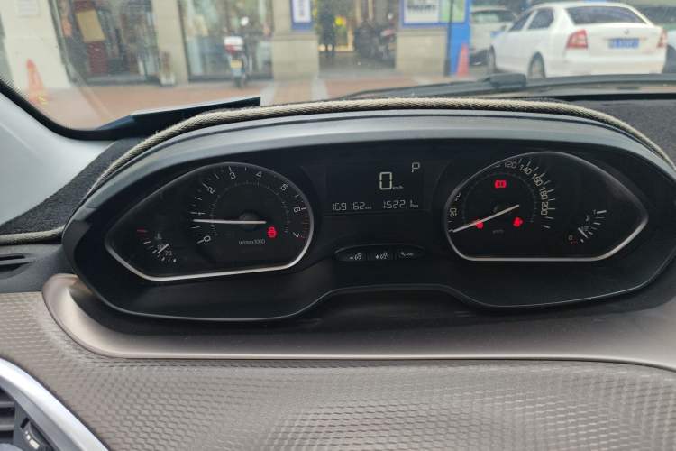 Used Peugeot 2008 2014 1.6L Automatic Fashion Edition Instrument Cluster