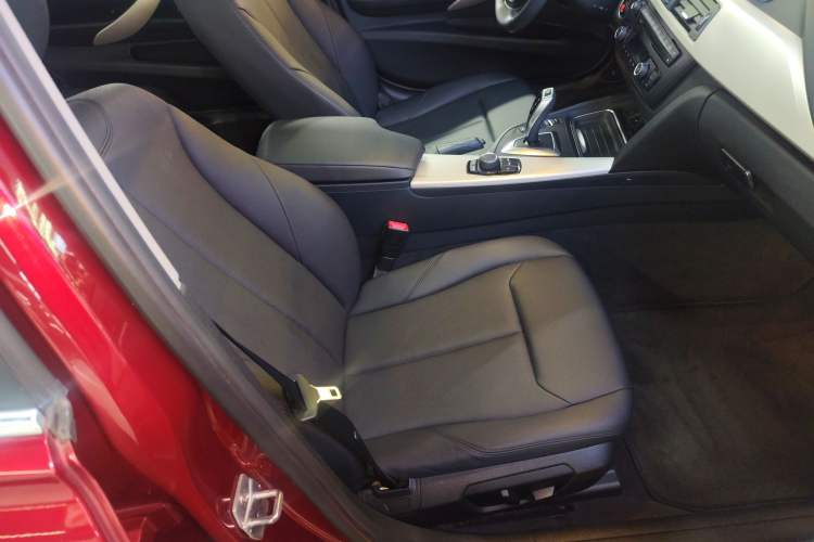 Used BMW 3 Series 2015 320Li Luxury Edition Fashion Model
