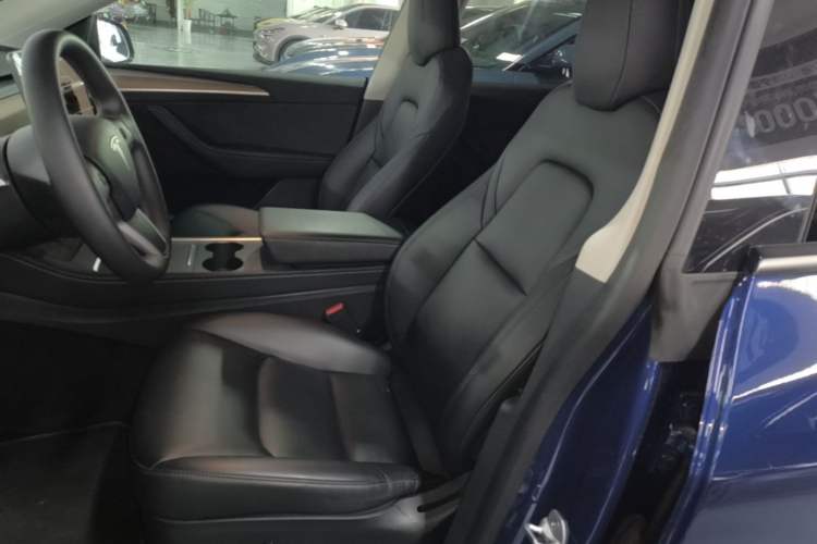 Used Tesla Model Y 2022 Long-Range All-Wheel-Drive Version