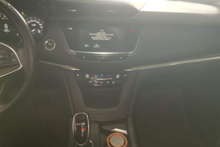 Used Cadillac XT5 2018 25T Luxury Model