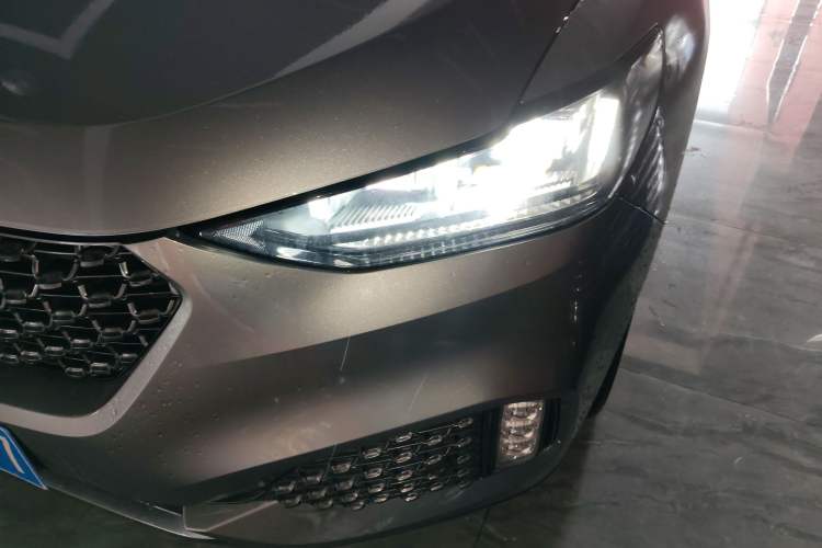 Used Wey VV6 2020 2.0T Two-Wheel Drive Smart Enjoyment+