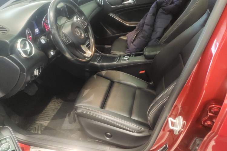 Used Mercedes-Benz GLA 2017 GLA 200 Sport Edition Left Front Seat