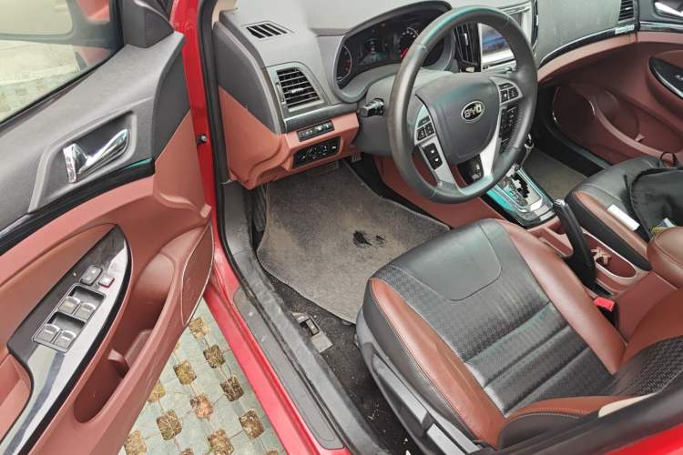 Used BYD Surui 2015 1.5L Automatic Luxury Model Driver Seat