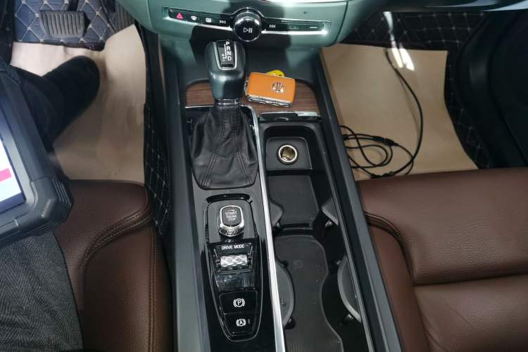 Used Volvo XC60 2021 T5 4x4 Smart Luxury Edition