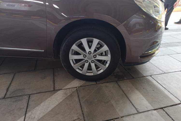 Used Buick GL8 2018 28T Prestige Version China VI Standard Right Front Wheel Hub