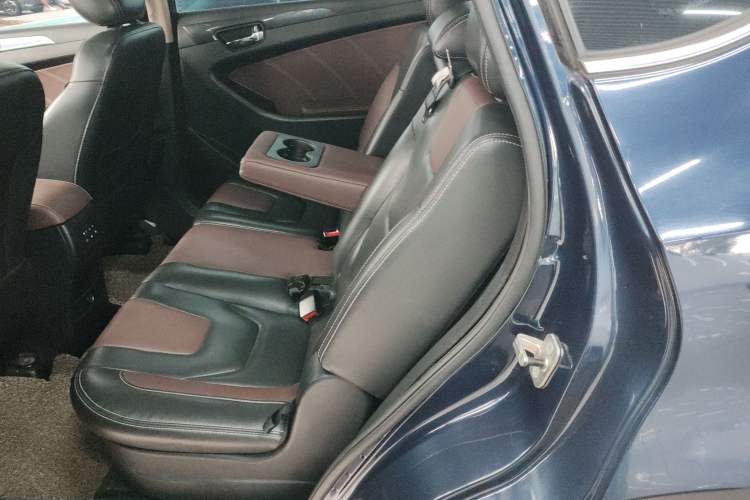 Used Dongfeng Fengon 580 2017 1.5T CVT Luxury Model Left Rear Seat