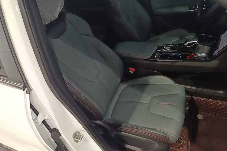 Used Geely Auto Emgrand X7 Sport 2024 1.5TD Smart Connect+