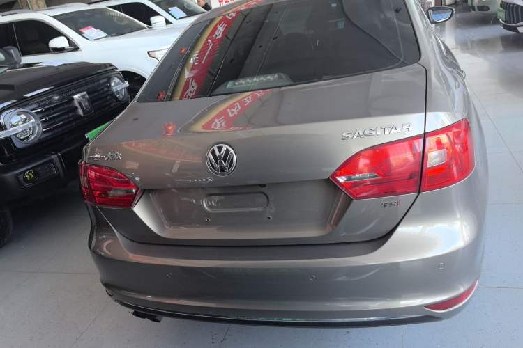 Used Volkswagen Sagitar 2014 Revised Version 1.4TSI Automatic Luxury Edition
