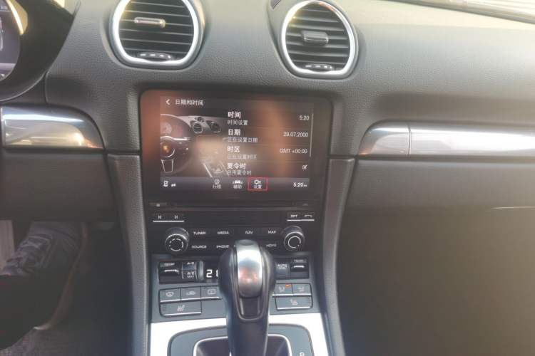 Used Porsche 718 2016 Cayman 2.0T Audio And AC Panel