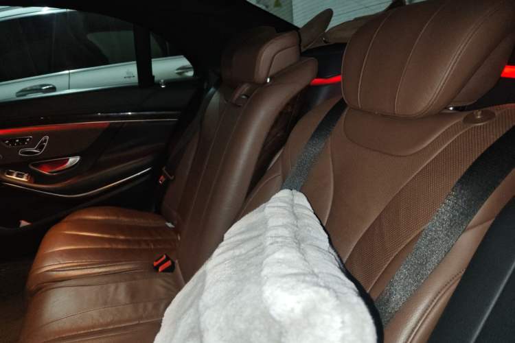 Used Mercedes-Benz S-Class 2014 S 320 L Business Model Left Rear Seat