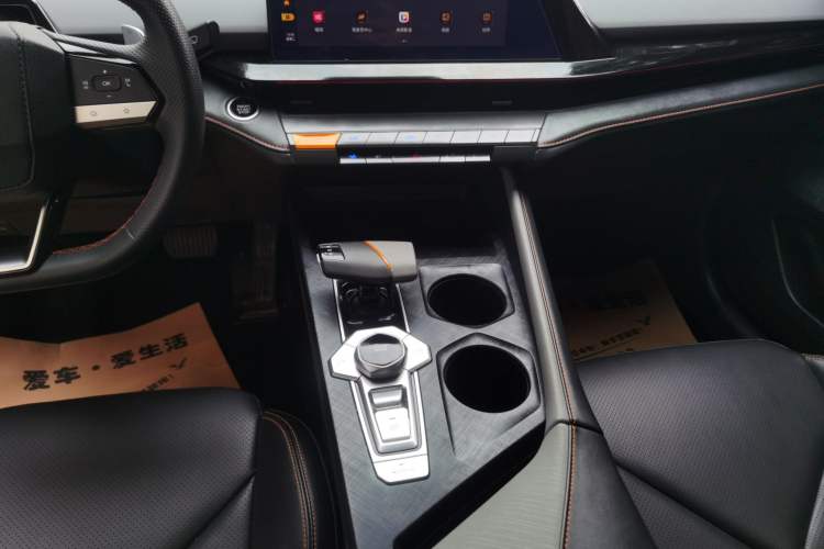 Used CHANGAN UNI-V 2022 1.5T Prestige Version