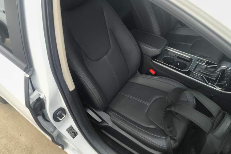 Used Chery Arrizo 5 2025 Excellence Version 1.5L CVT Fashionable Edition Right Front Seat