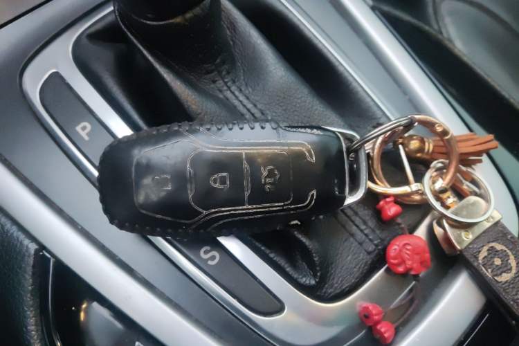 Used Ford Edge 2016 EcoBoost 245 Two-Wheel-Drive Platinum Edition 7-Seater Vehicle Key