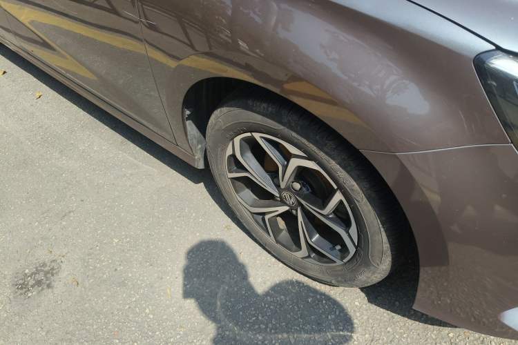 Used MG 5 2021 180 DVVT CVT Youth Luxury Edition
