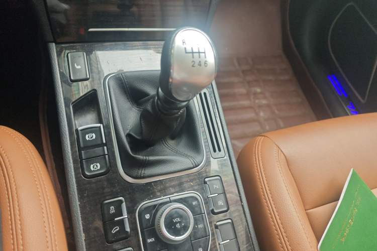 Used Haval H6 Coupe 2015 Blue-Label 2.0T Manual Two-Wheel Drive Prestige Model Gear Lever