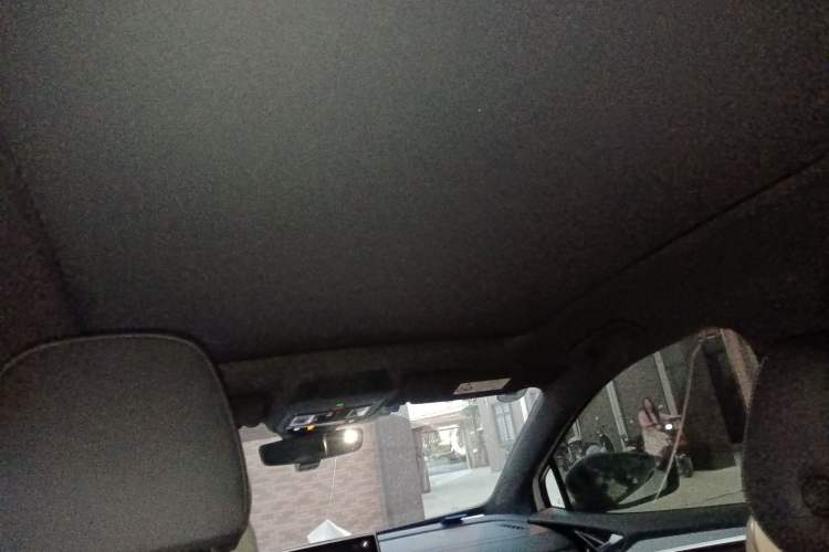 Used Volkswagen ID.4 CROZZ 2022 Long-Range PURE+ Edition Headliner