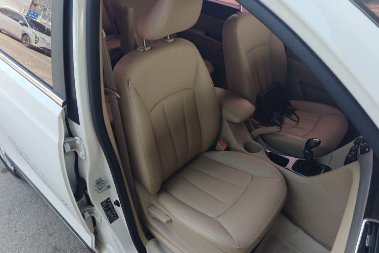 Used Baojun 730 2016 1.5L Manual Comfort Version 7 Seats China V Emission Standard