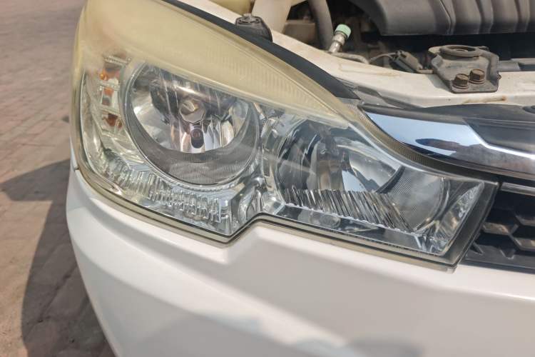 Used Soueast V3 Lingyue 2014 1.5L Manual Entry-Level Version
