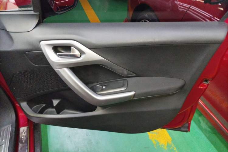 Used Peugeot 2008 2015 1.6L Automatic Playcool Edition