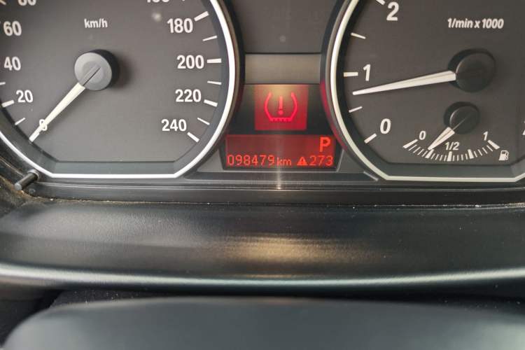 Used BMW 1 Series 2008 120i automatic transmission Odometer Close Up