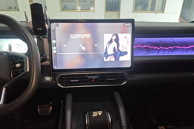 Used JETOUR Traveler 2023 2.0T All-Wheel Drive CrossPRO+
