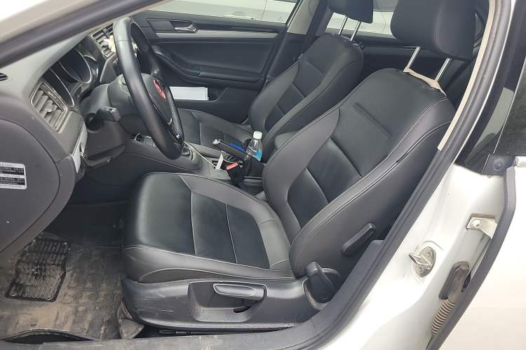 Used Volkswagen Sagitar 2017 230TSI Automatic Comfort Version Left Front Seat