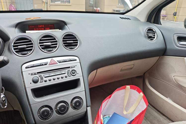 Used Peugeot 408 2011 1.6L Manual Comfort Edition
