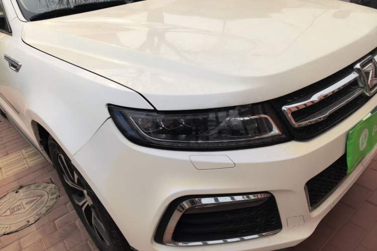 Used Zotye T600 2016 Sport Edition 2.0T DCT Prestige Model Right Front Headlight