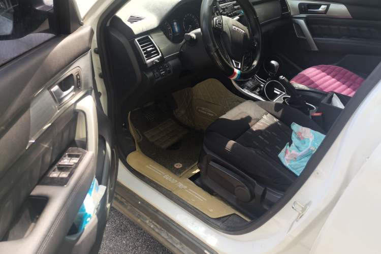 Used Haval H2 2016 Red-Label 1.5T Manual Two-Wheel Drive Comfort Model Driver Seat