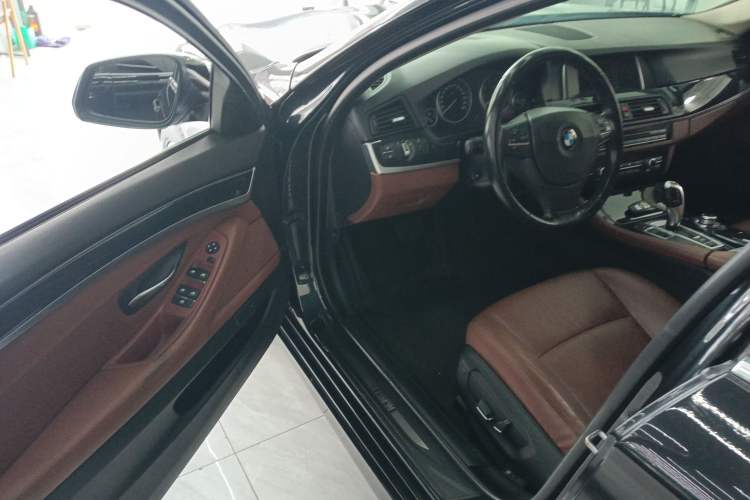 Used BMW 5 Series 2014 520i Elegant Edition Driver Seat