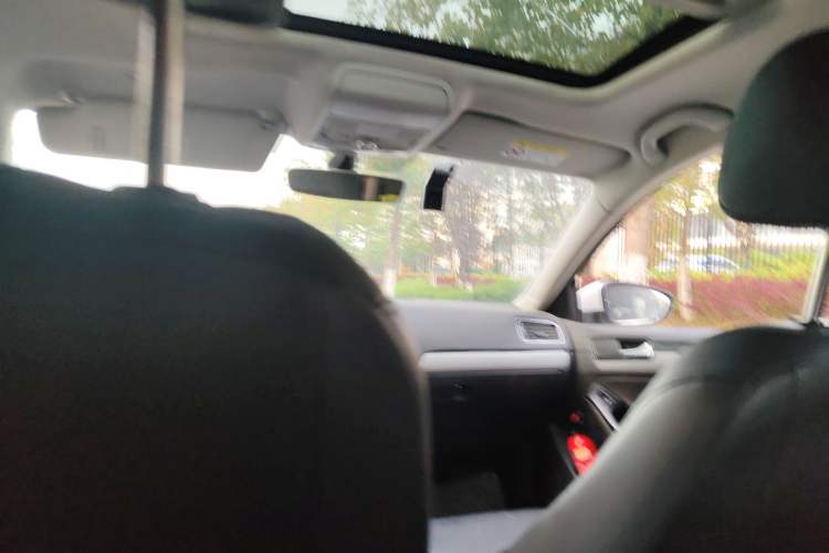 Used Volkswagen Sagitar 2018 1.6L Manual Comfort Model Headliner