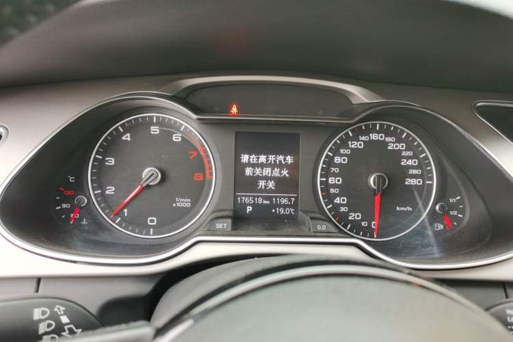 Used Audi A4L 2016 35 TFSI Automatic Comfort Model Instrument Cluster