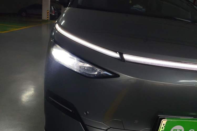 Used XPeng X9 2025 740 Ultra-Long Range Max