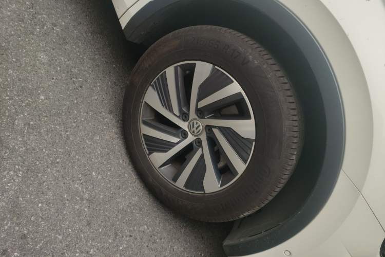 Used Volkswagen Tiguan L New Energy 2020 430 PHEV Plug-in Hybrid Flagship Edition Right Front Wheel Hub