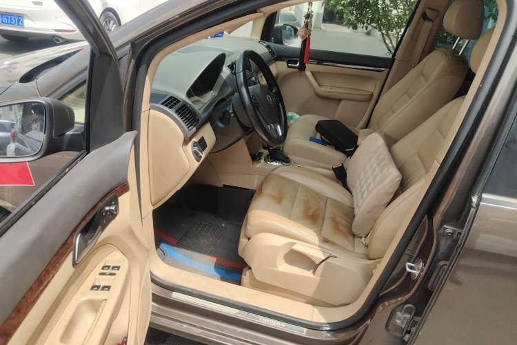 Used Volkswagen Touran 2011 1.4T DSG ZhiZhen Edition 5 Seats Driver Seat