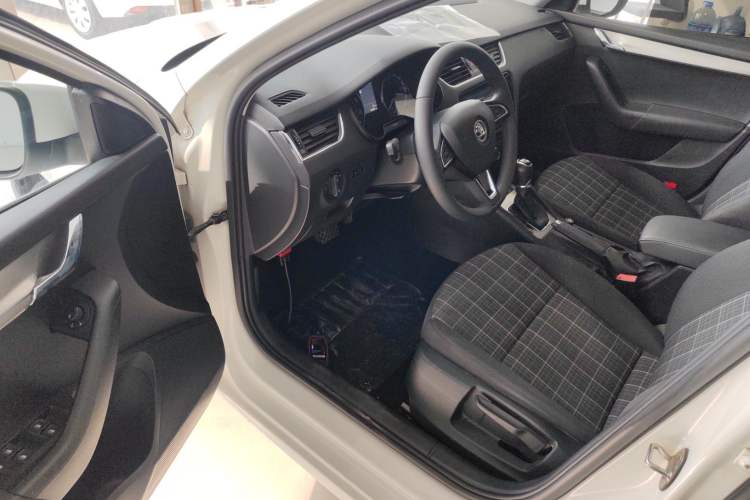 Used Skoda Octavia 2019 TSI230 DSG SmartDrive Comfort Edition China V Standard Driver Seat