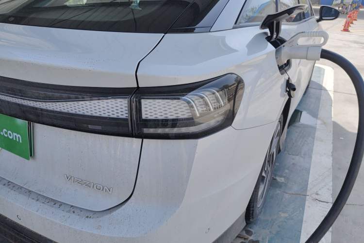 Used Volkswagen ID.7 VIZZION 2024 First Edition Right Rear Taillight