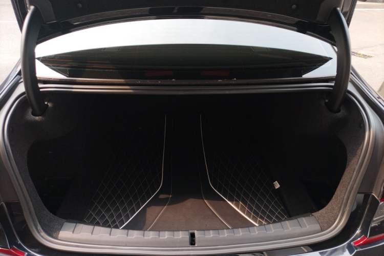 Used BMW 3 Series 2020 325Li M Sport Package Trunk