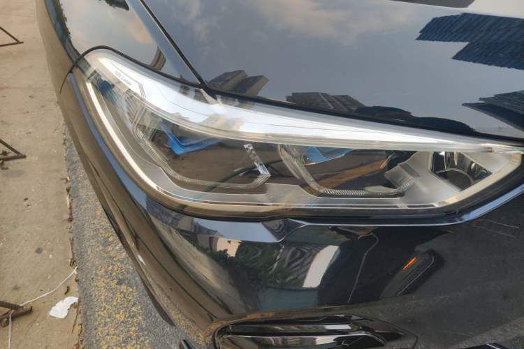 Used BMW X5 2022 Restyled xDrive 40Li M Sport Package Right Front Headlight