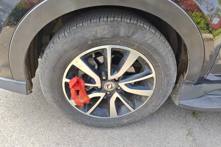 Used Dongfeng Fengon 580 2016 Revised Version 1.5T CVT Luxury Edition Left Front Wheel Hub