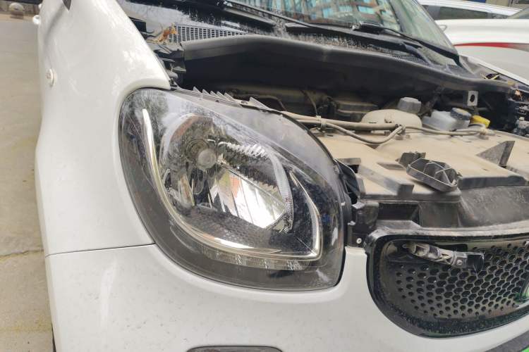 Used smart forfour 2016 1.0L 52 kW Passion Edition Right Front Headlight