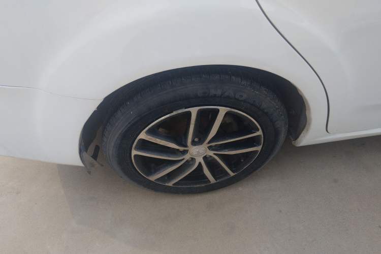 Used Bestune B50 2013 1.6L manual Comfort trim level Right Rear Wheel Hub