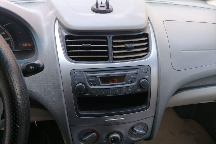 Used Chevrolet Sail 2010 Hatchback 1.2L Manual Ideal Edition Audio And AC Panel