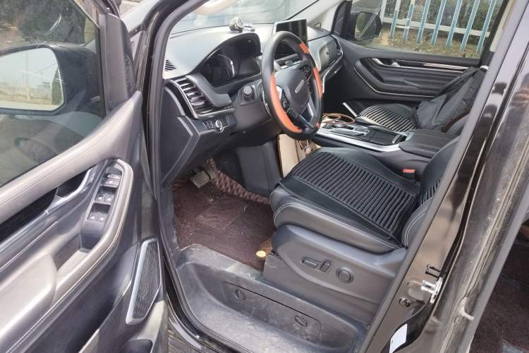 Used SAIC MAXUS G20 2023 PLUS 2.0T Gasoline Automatic Luxury Edition
