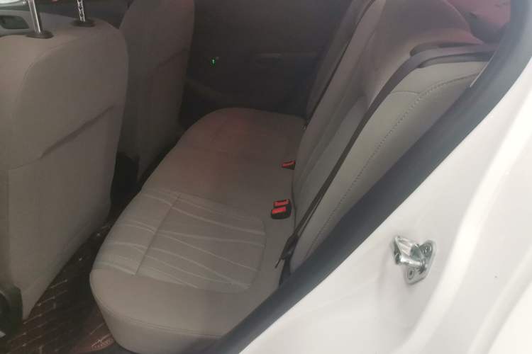 Used Chevrolet Aveo Sonic 2014 Sedan 1.4SL MT Comfort Edition