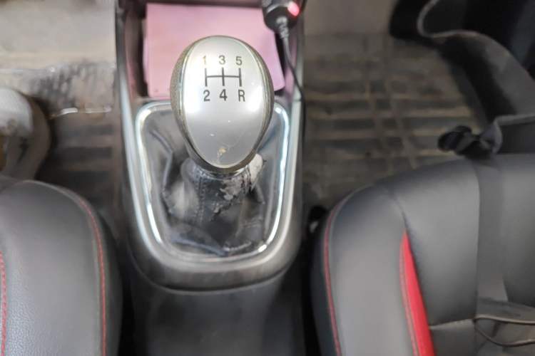 Used CHANGAN CS15 2016 1.5L Manual Fashion Edition