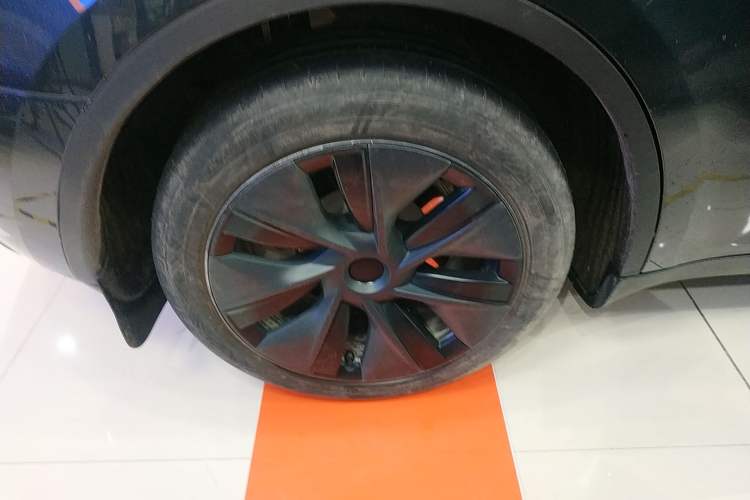 Used Tesla Model Y 2024 Rear-Wheel-Drive Version Exterior 5