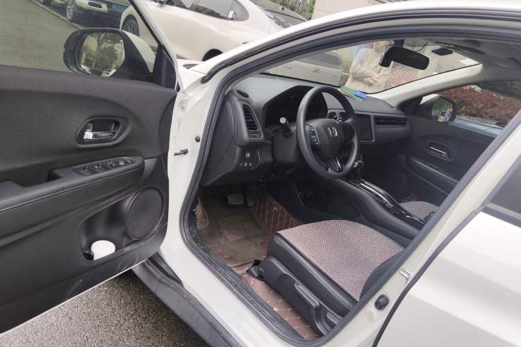 Used Honda Vezel 2020 1.5L CVT Pioneer Edition
