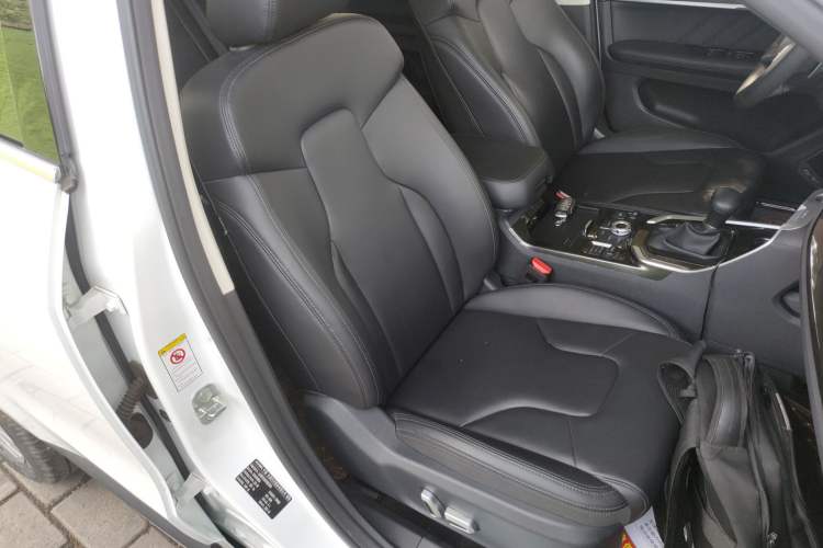 Used Haval H6 2017 Blue Label 1.5T Automatic Two-Wheel Drive ZhiShang Model Right Front Seat